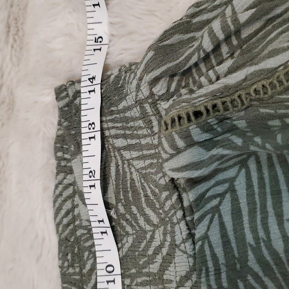 Three Dots Printed Crochet Rayon Shorts Green Tropical S - Picture 9 of 10